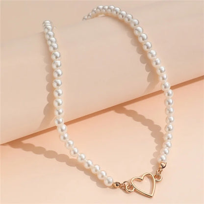 Imitation Pearl Trendy Love Heart  Choker Necklace Female Personality Party Fashion Clavicle Collier Colar Perlas Collar Gift