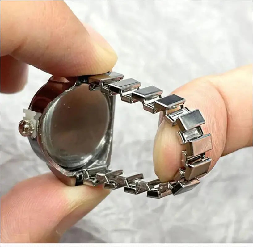 Hot Selling Vintage Finger Watch Ring – Creative Quartz Movement Fashion Accessory for Men & Women