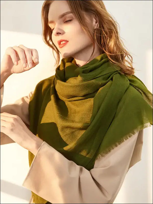 Lavish 100% Wool Womens Scarf