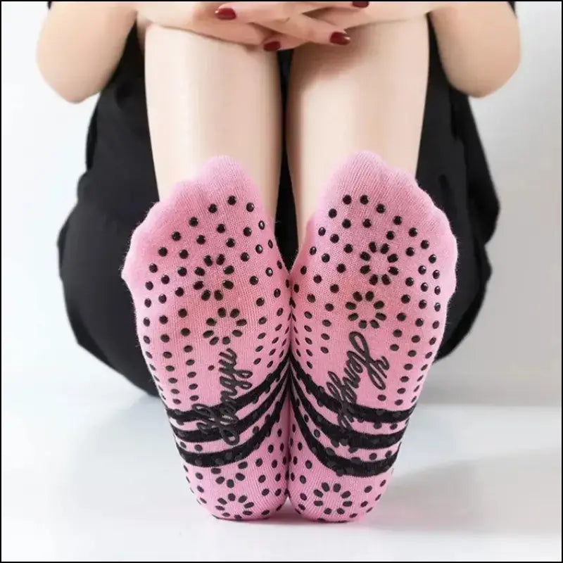 ’Non-Slip Yoga Socks with Grips & Straps for Women | Perfect Ballet Pilates Fitness Gym and Dance | Comfortable Sport