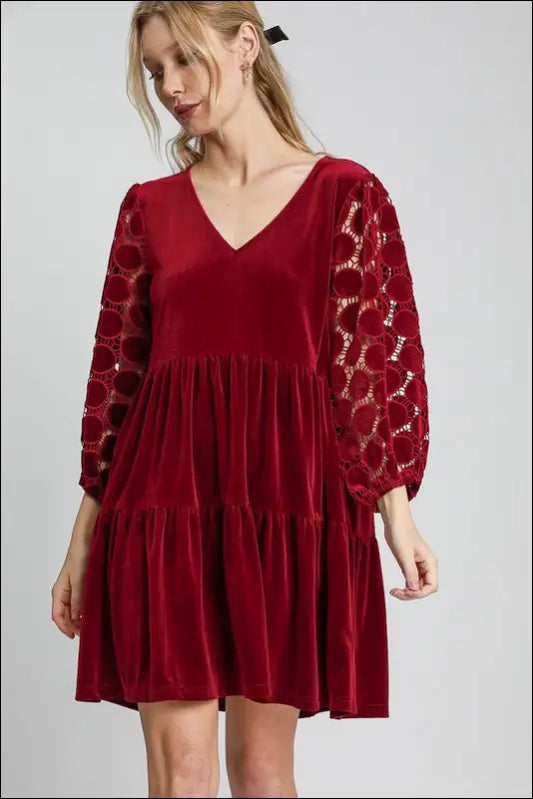 Umgee Dotted Lace Sleeve Tiered Velvet Mini Dress - Burgundy / S