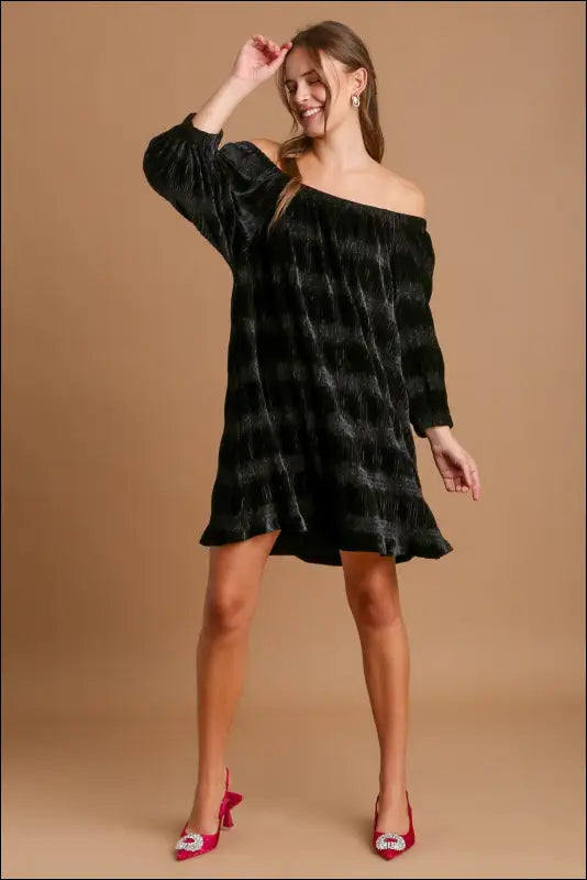 Umgee Off-Shoulder Balloon Sleeve Velvet Mini Dress