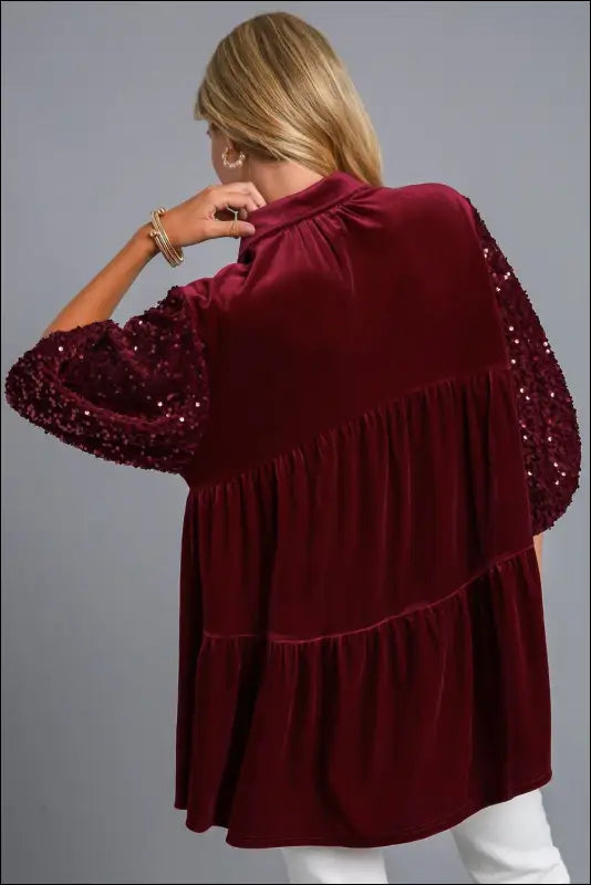 Umgee Sequin Detail Tiered Back Half Sleeve Shirt