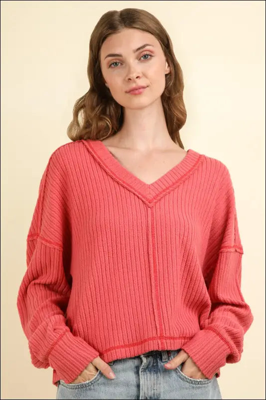 VERY J Exposed Seam V-Neck Ribbed Knit Top - Coral / S