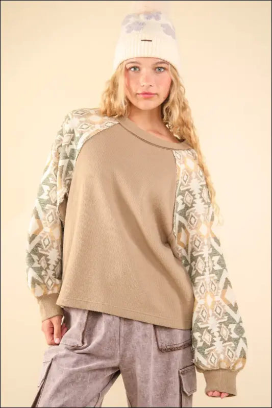 VERY J Printed Long Sleeve Round Neck Knit Top - Taupe / S